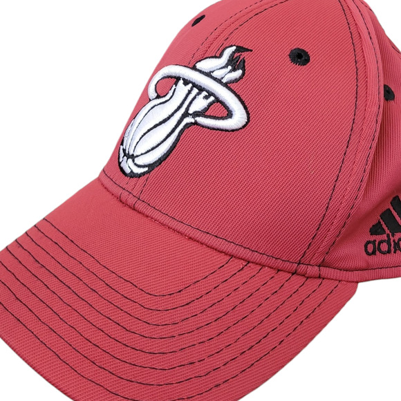 Adidas NBA Fitmax 7.0 Miami Heat White Logo Fitted YOUTH Cap OSFM - Picture 2 of 9